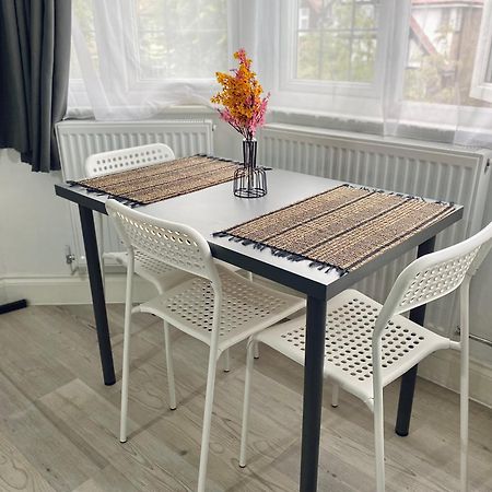 Charming Studio 30Min To Central Londra Exterior foto